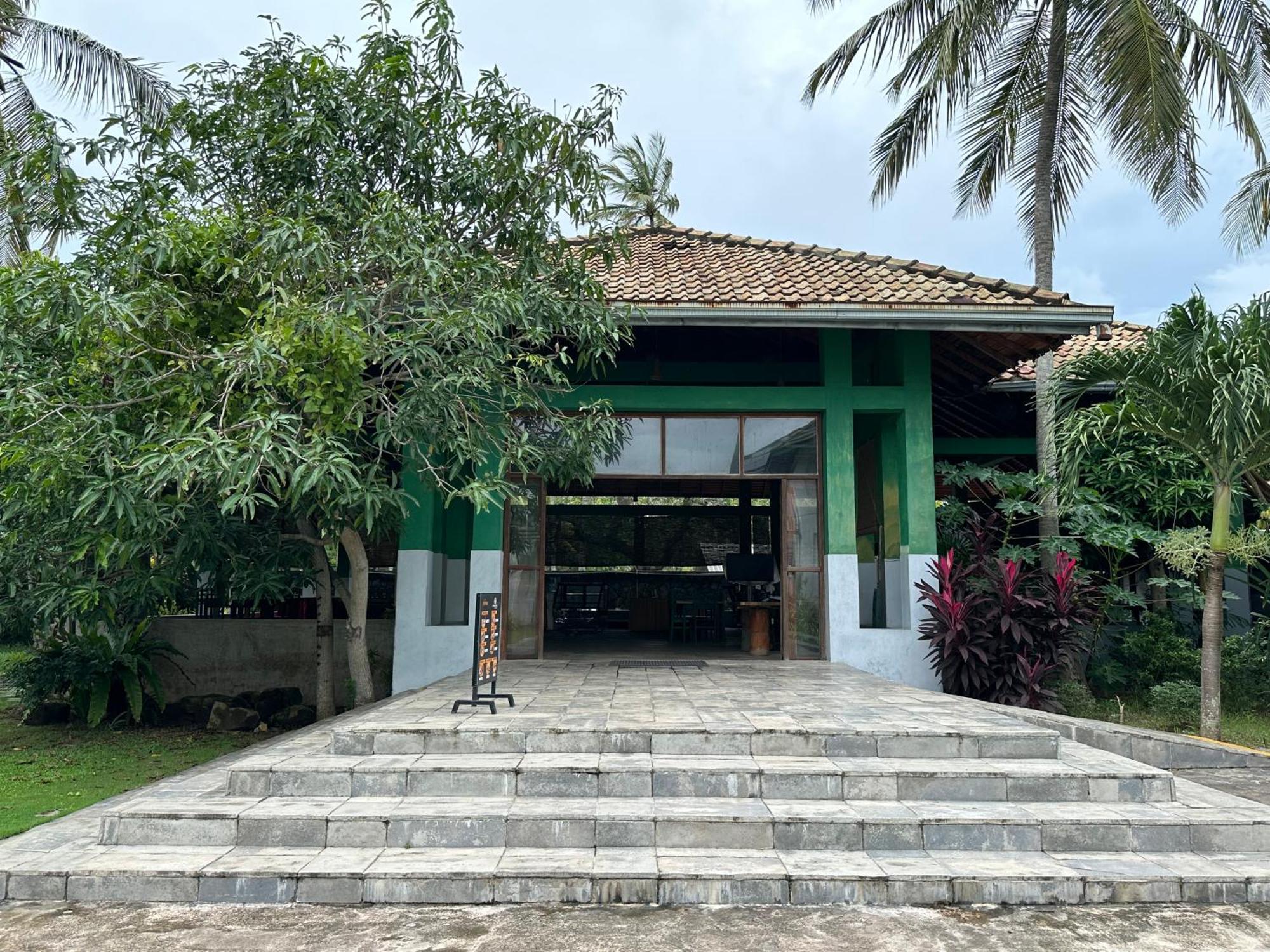 सहारा Amaluna Negombo